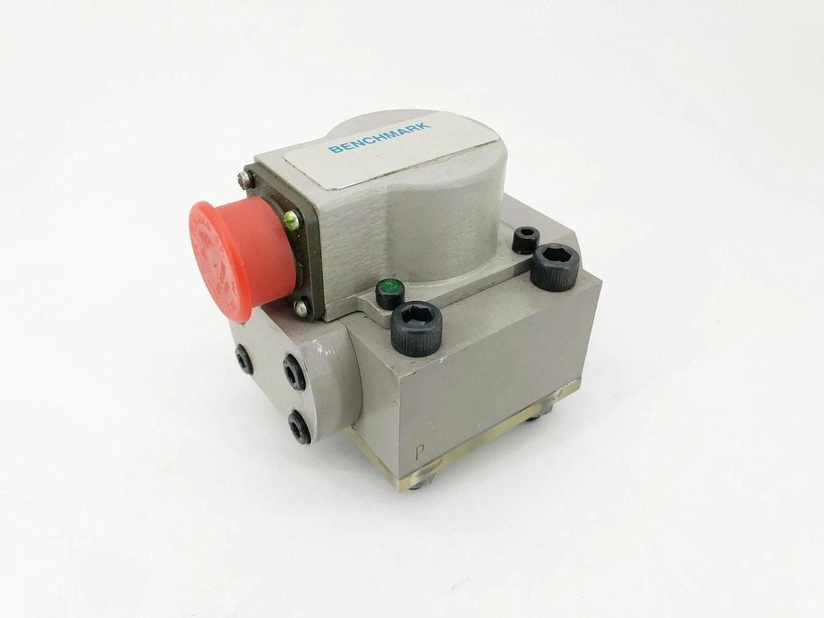 New Benchmark BM15-22/200C1PG-10 Servo Valve