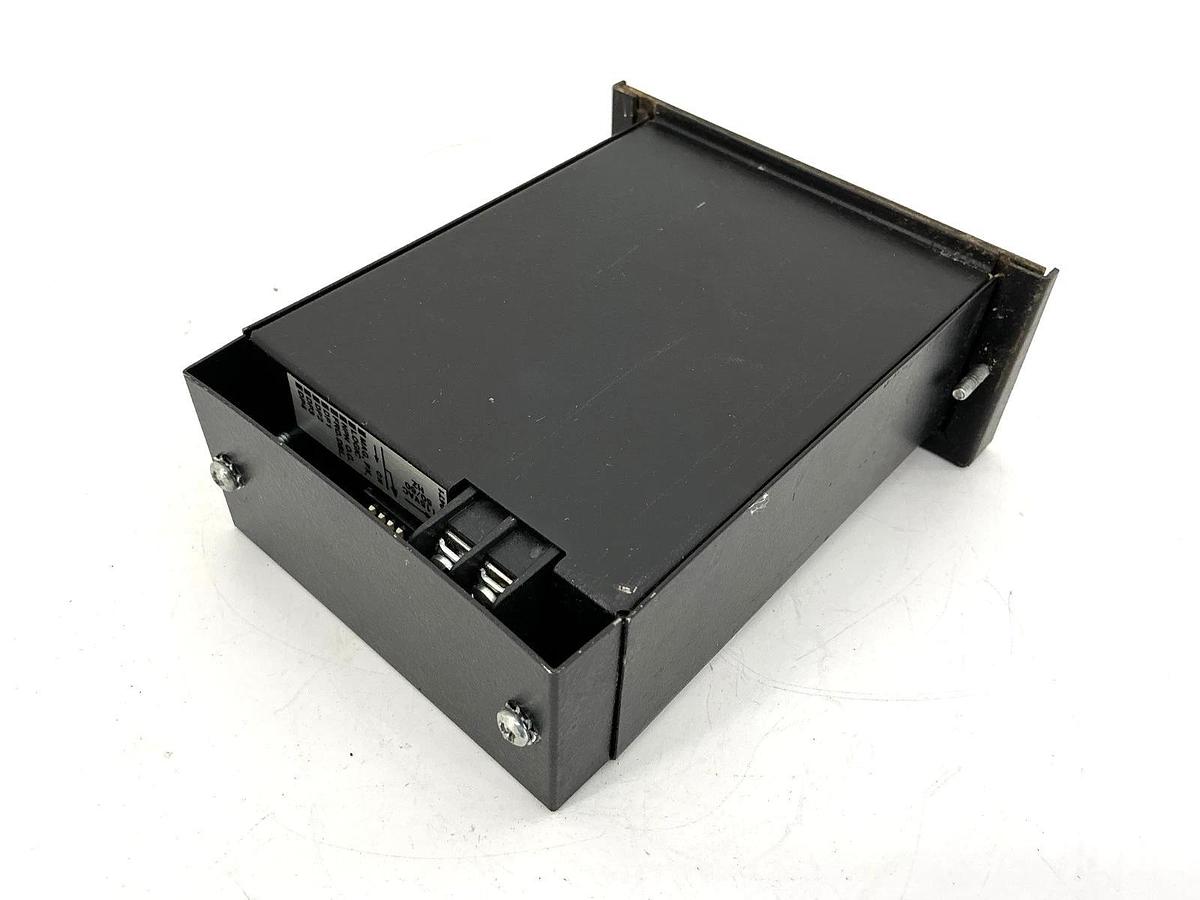 Used Red Lion DT3D0500 Tachometer 5-Digit LED Display 115VAC 50/60HZ DT3D