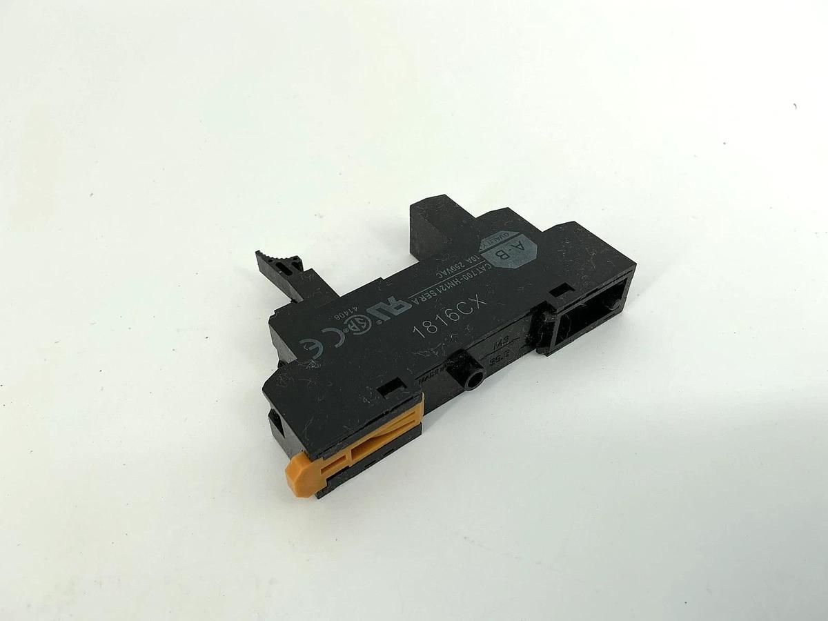 Used Lot of 5 Allen Bradley 700-HN121 Ser A Relay Socket 10A 250V