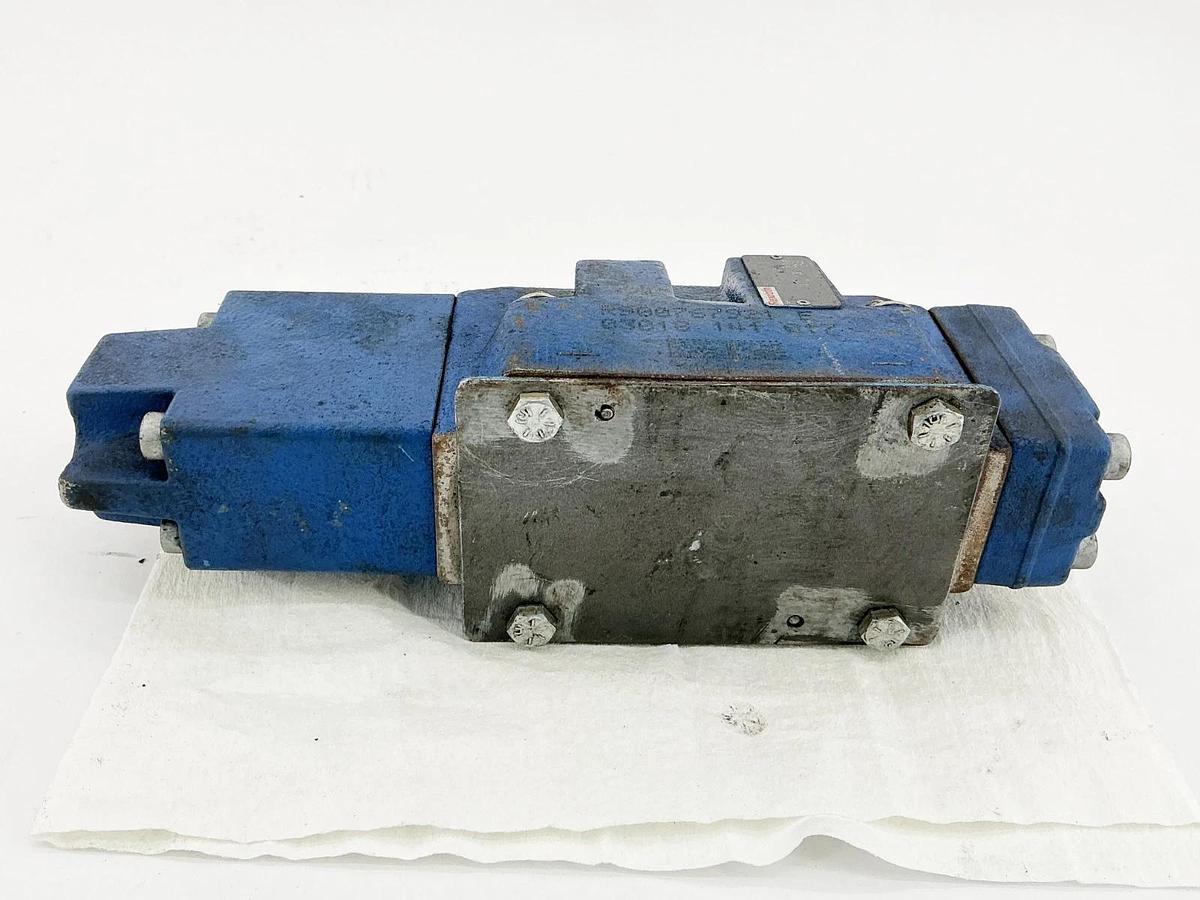 Used Rexroth 4WRZ16E100-74/6EG24N9ETK4/V674 Hydraulic Valve R900767921