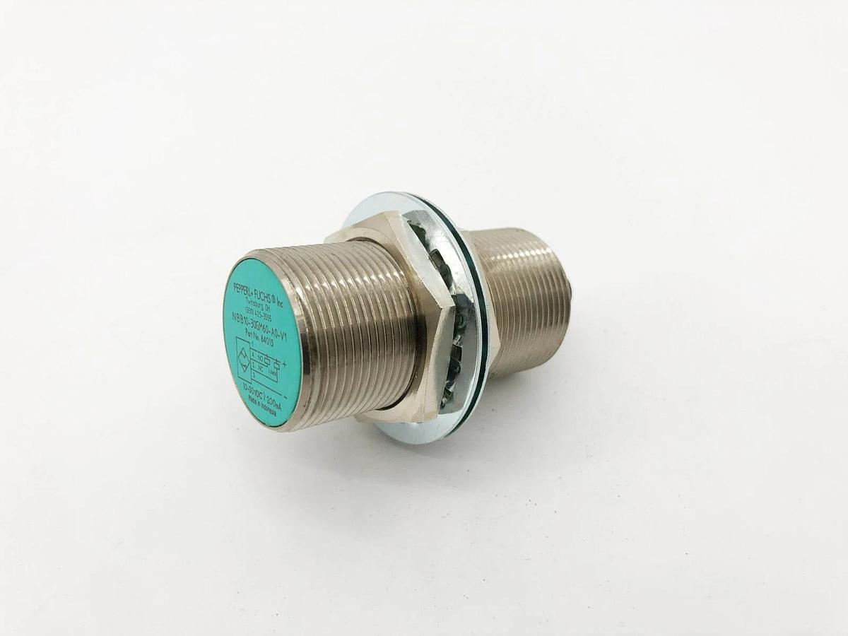 New Pepperl + Fuchs NBB10-30GM60-A0-V1 Inductive Sensor 10-30VDC 84015