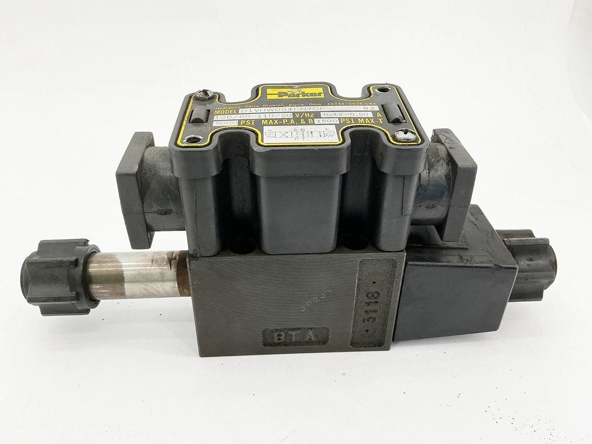 Used Parker D1VHW004CNYCF Solenoid Valve 110/120V 50/60Hz 1500PSI - Missing Coil