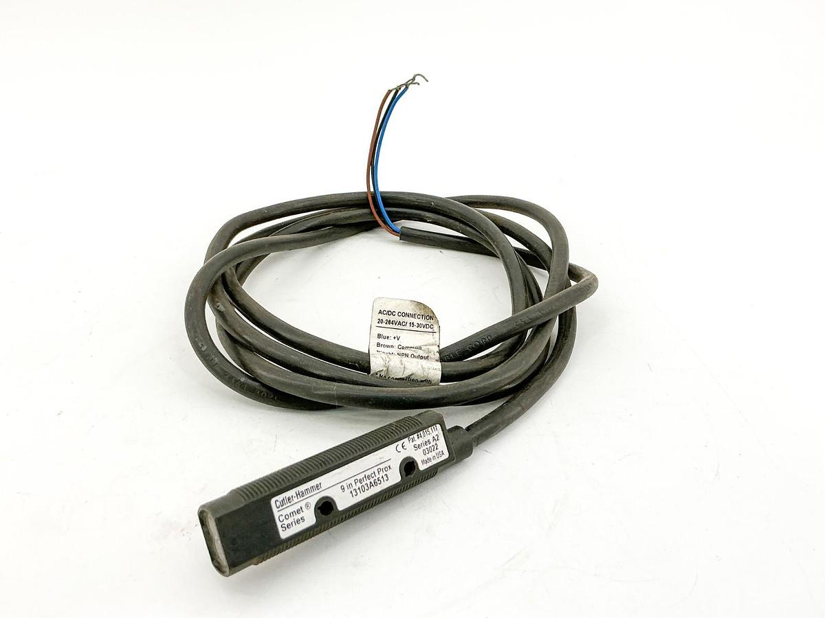 Used Cutler Hammer 13103A6513 Photoelectric Sensor 9" Range 20-264VAC 15-30VDC