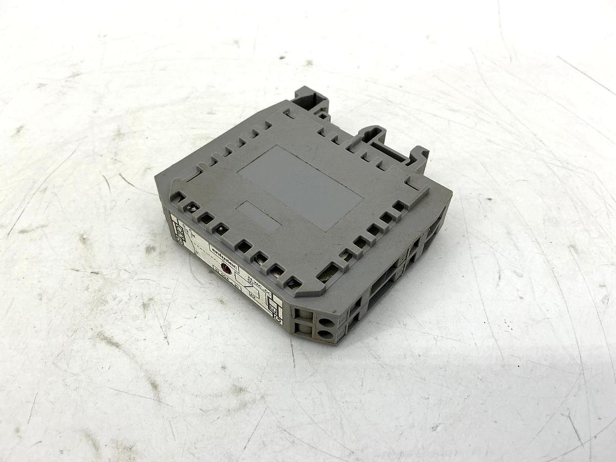 New ABB Entrelec 10-004-21 Relay Module Red LED 10A 25VAC/VDC 10004-21 - No Box