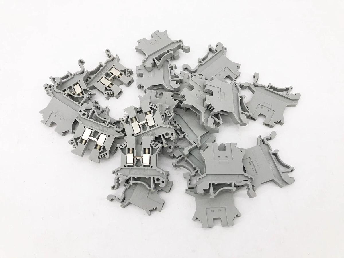 Lot of 22 New Phoenix Contact UK 2,5 N Terminal Blocks 3003347 - No Box