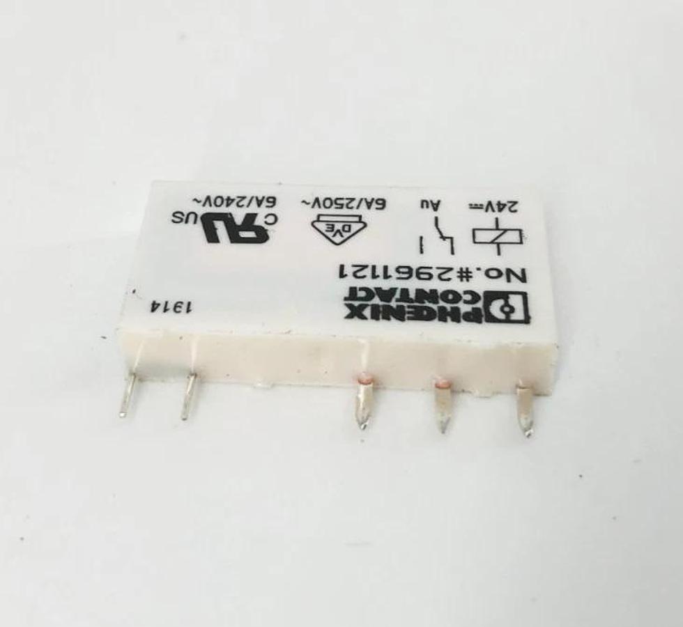 Lot of 2 New Phoenix Contact 2961121 Relays SPDT 6A 24V - No Box