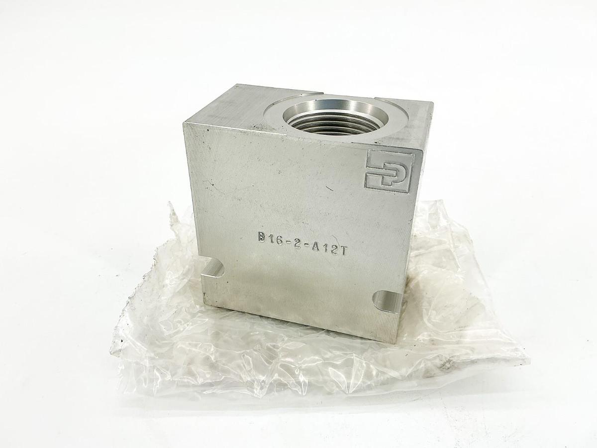 New Parker B16-2-A12T Valve Manifold