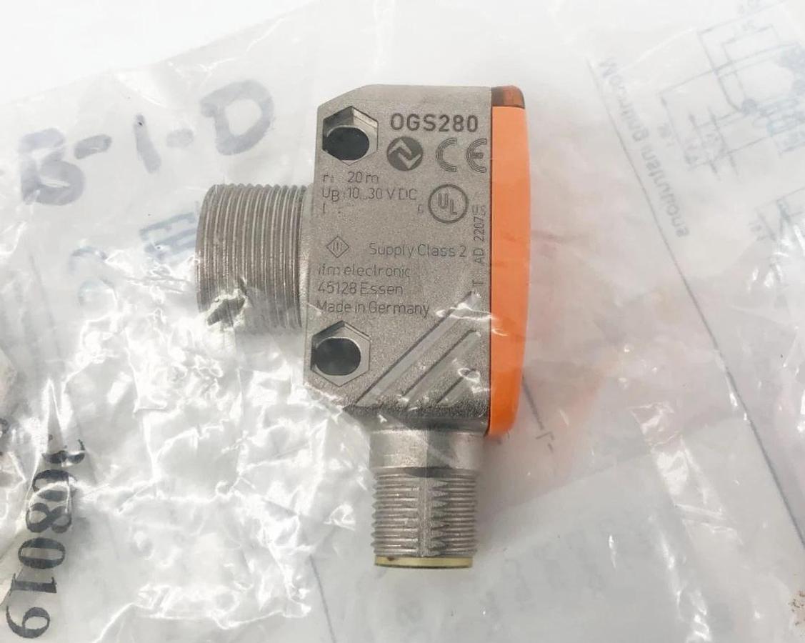 New IFM OGS280 Sensor Transmitter 10-30VDC M12 Right Angle
