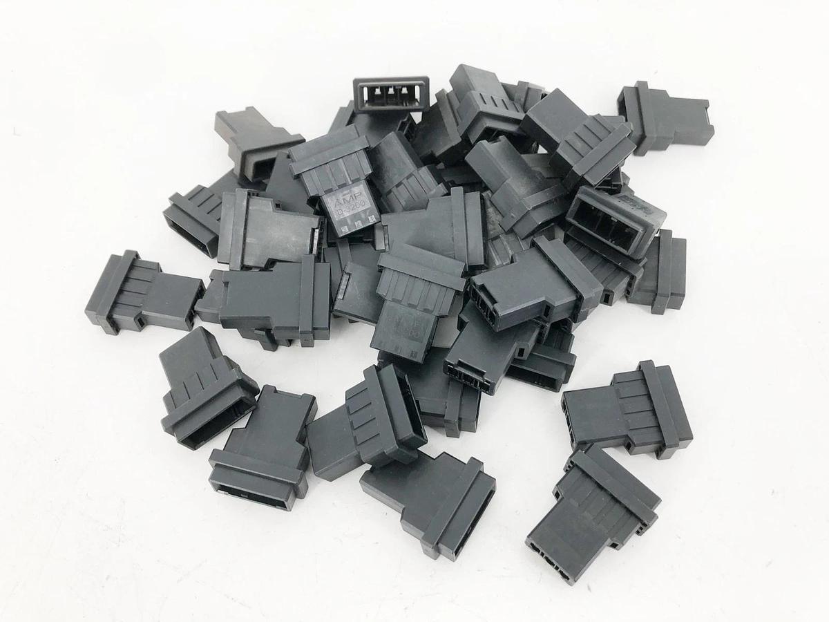 Lot of 40 New TE Connectivity 1-179552-3 Connectors AMP D-3200 - No Box
