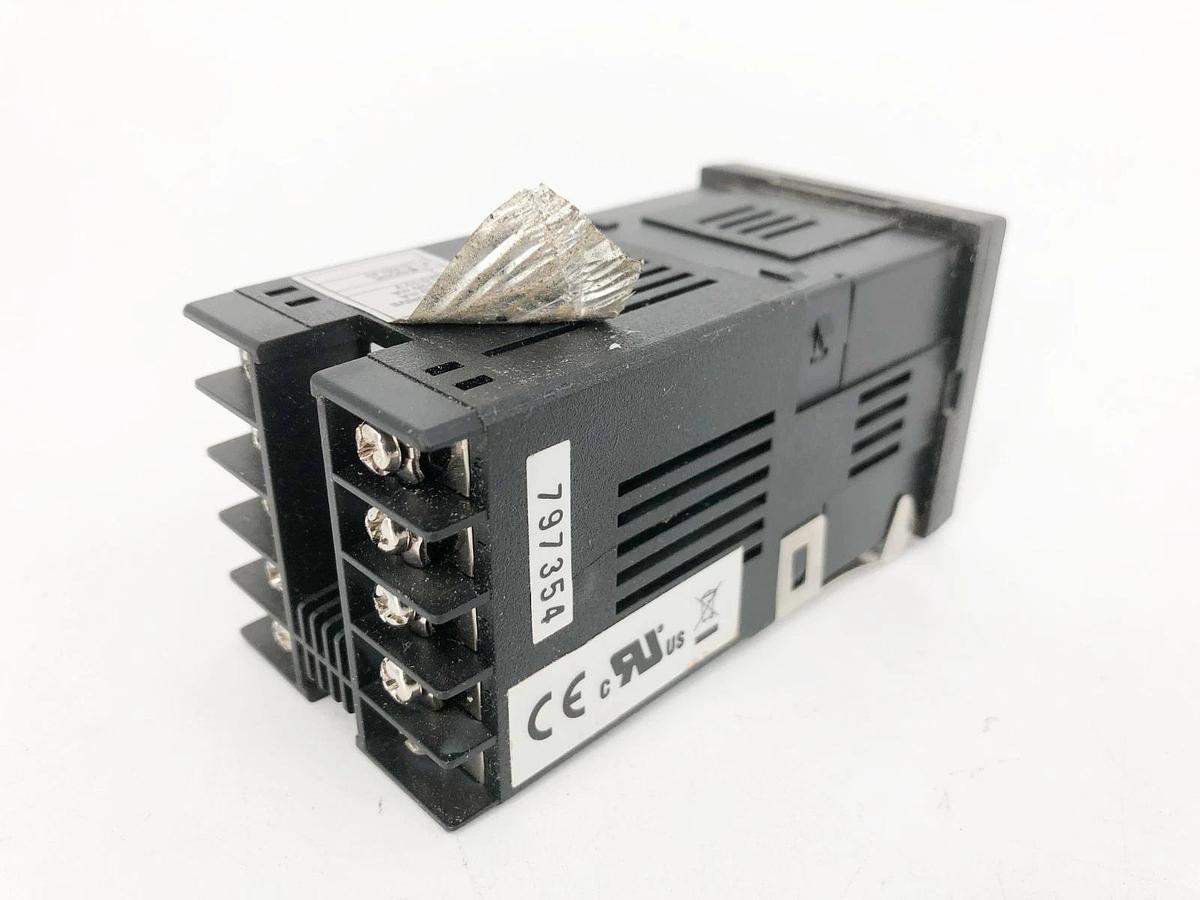 Used Tempco TEC-901 Temperature Controller TEC17112 110VAC 3FXJ3