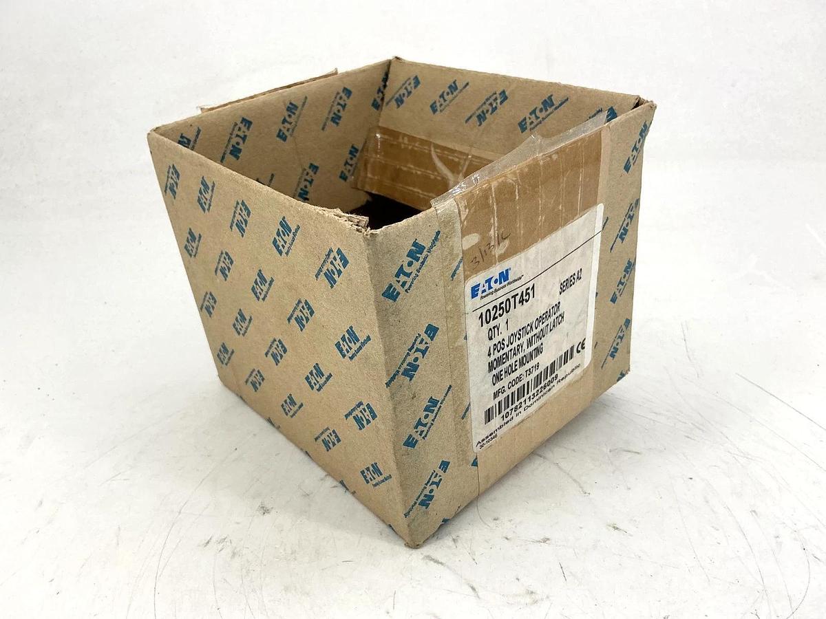 New Eaton 10250T451 Ser A2 4Pos Joystick Operator Momentary No Latch