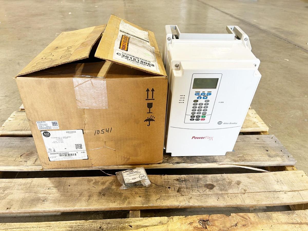 New Allen Bradley 20AE027C3AYNNNC0 AC Drive Powerflex 70 3Ph 600V 27A 25HP