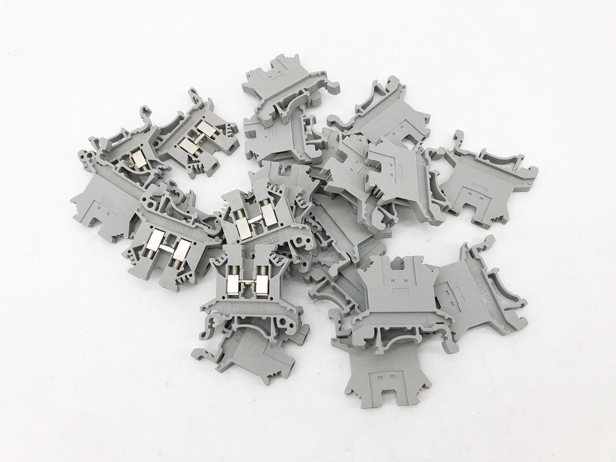 Lot of 22 New Phoenix Contact UK 2,5 N Terminal Blocks 3003347 - No Box