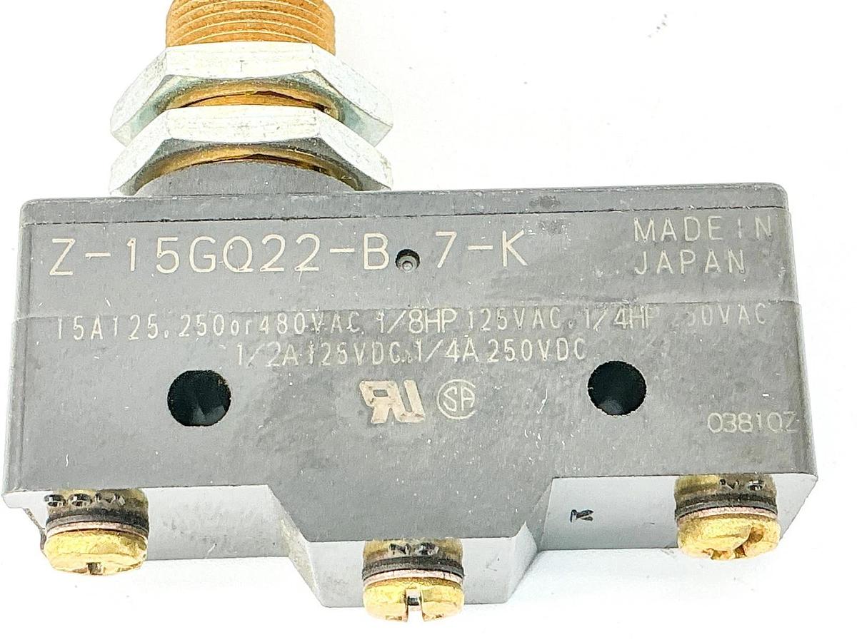 New Lot of 2 Omron Z-15GQ22-B7-K Limit Switch W/ Roller 15A 480V - No Box