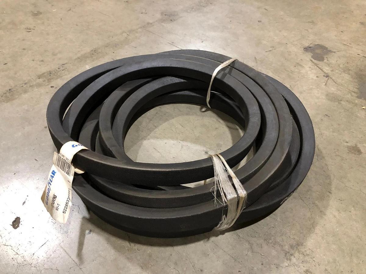 New Goodyear D300  V-Belt - No Box