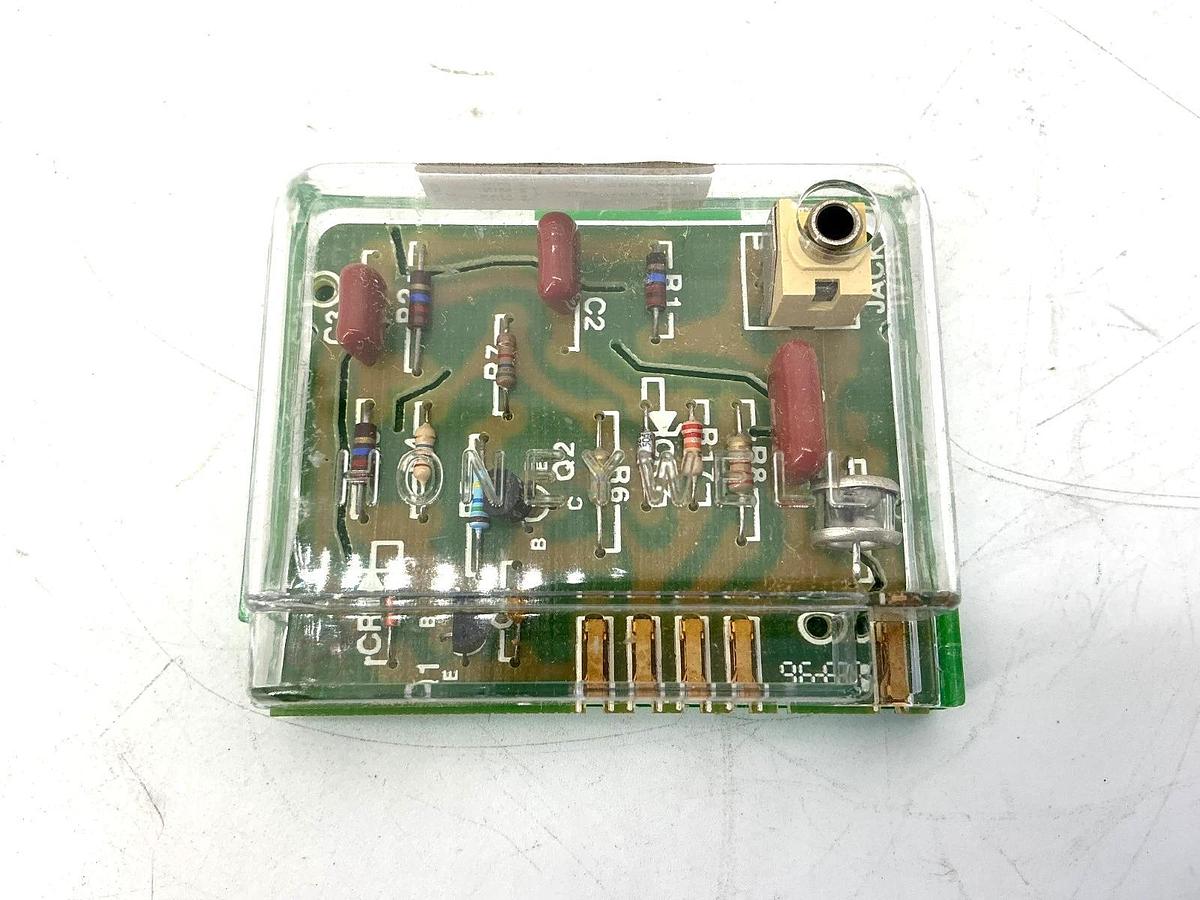 New Honeywell R7289A1004 Plug-In Rectification Amplifier 2-4sec Flame Response