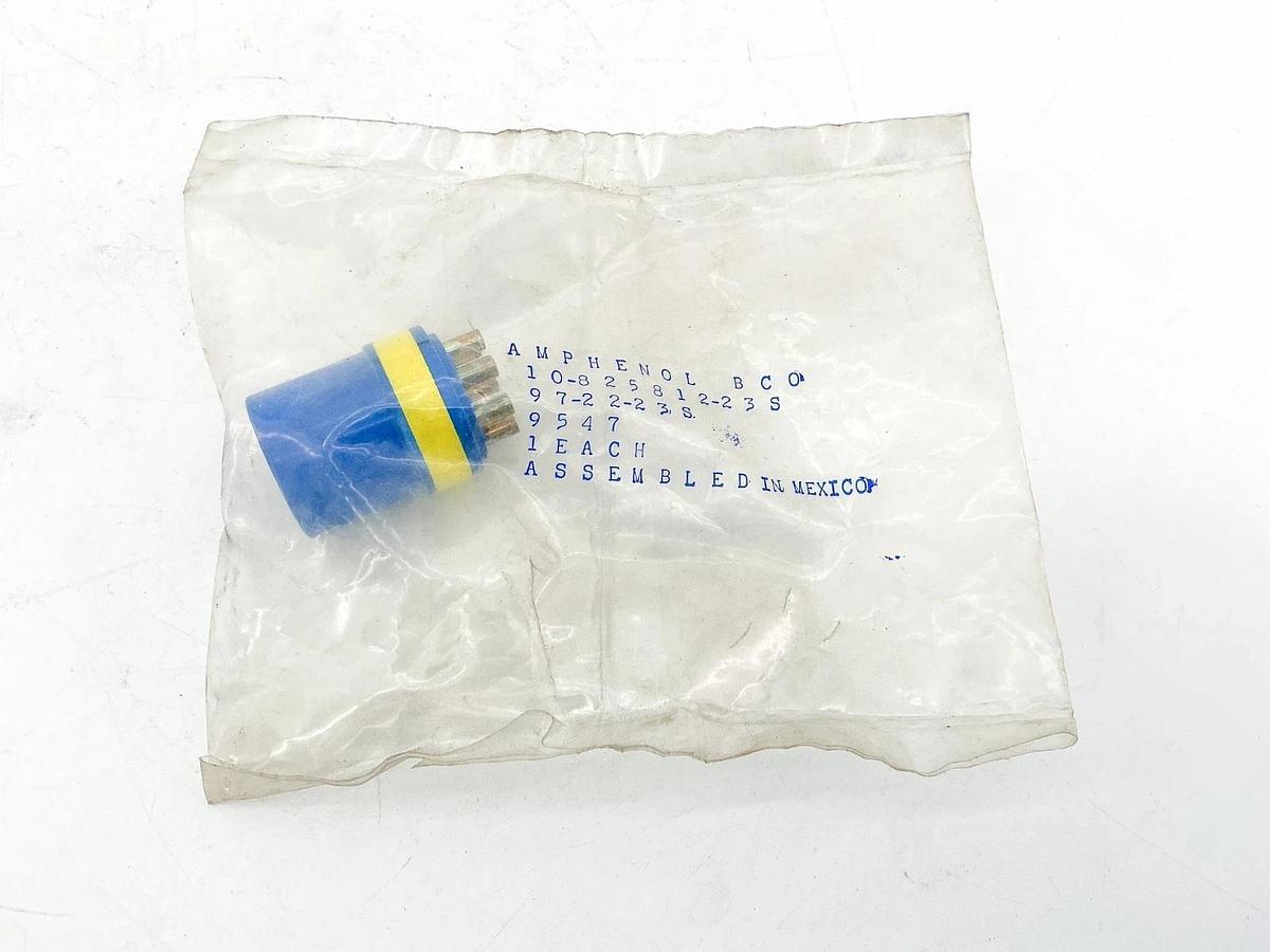 New Amphenol 97-22-23S Circular Socket Connector 8 Pin