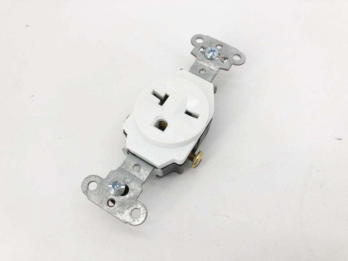 Lot of 4 New Legrand 5851-W Single Receptacles 20A 250V White