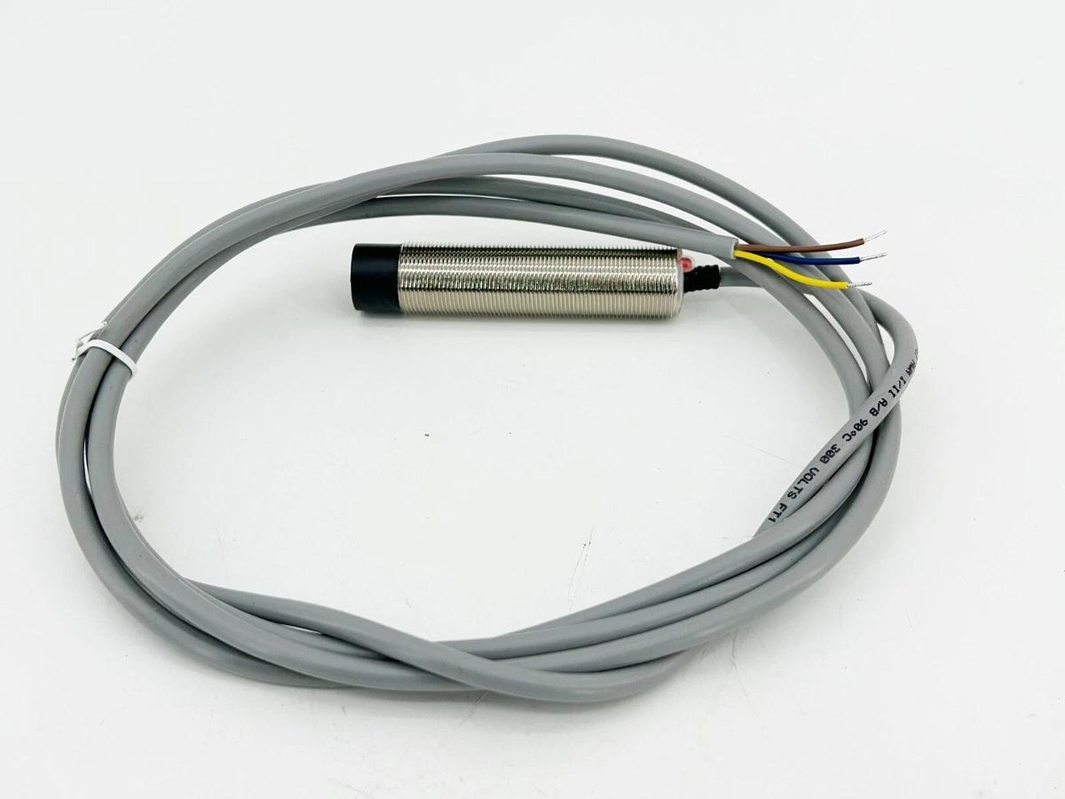 New Radwell RAD01047 Inductive Proximity Sensor 250Vac 18MM 8mm Range 400MA