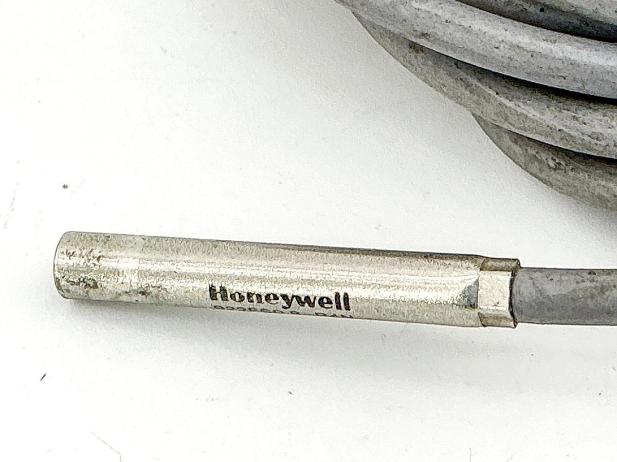 New Honeywell 922FS0.8-B4N Proximity Sensor .8mm Sensing Range