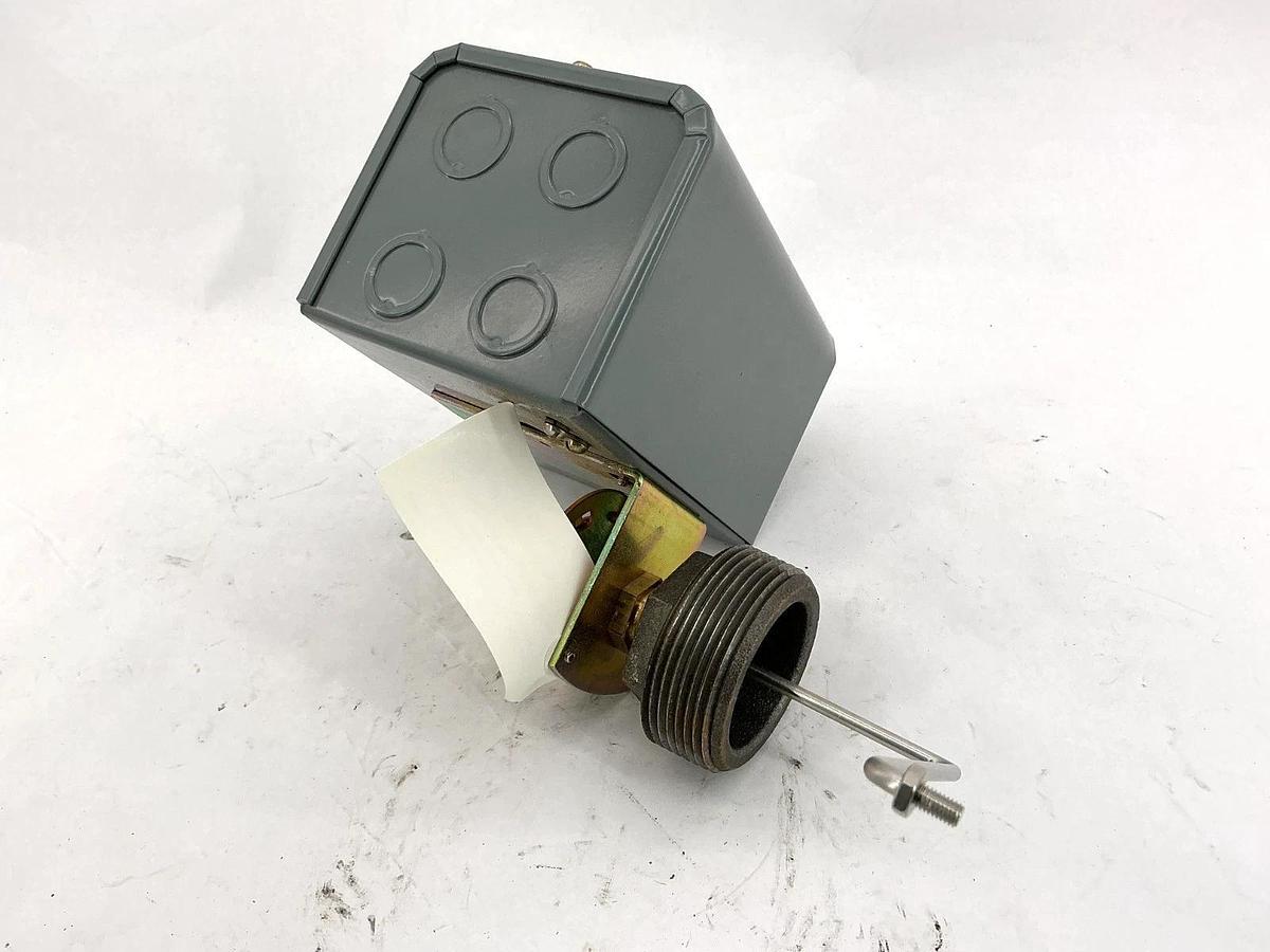 New Square D 9038CG35 Ser A Mechanical Alternator 2-Pole Closed Tank 575V