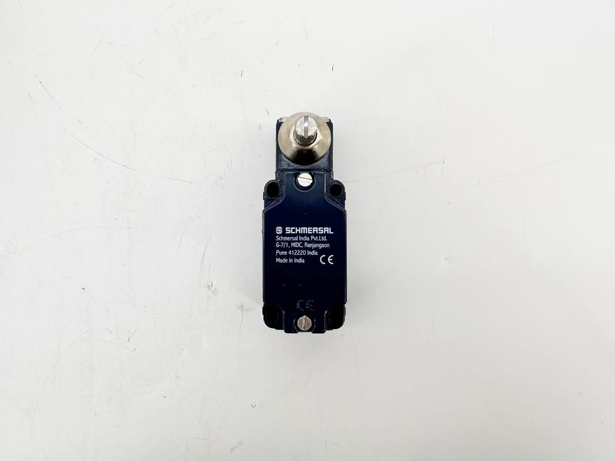 New Schmersal MV8H 330-11Y-M20-1366 Position Switch 131160613 M20X1.5