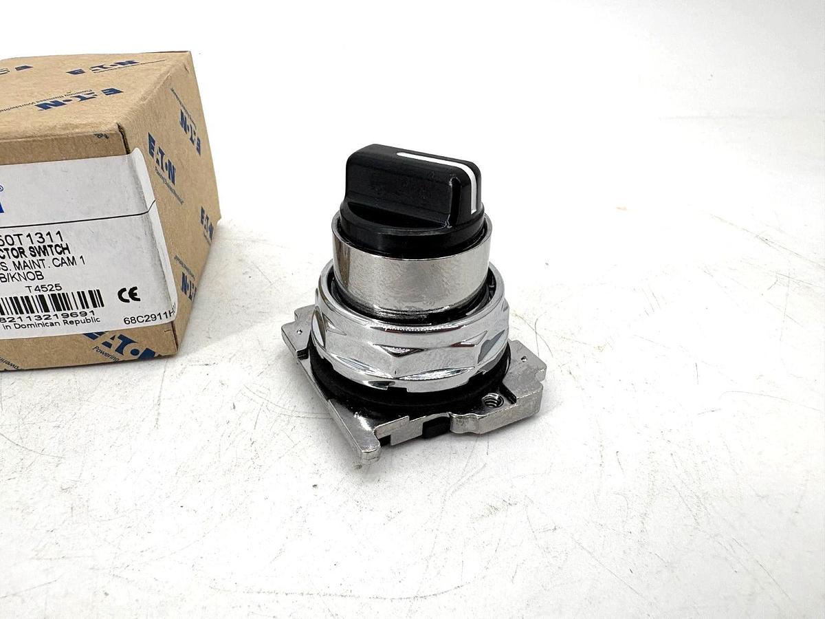 New Eaton 10250T1311 Selector Switch 2-Position Maintained Black Knob