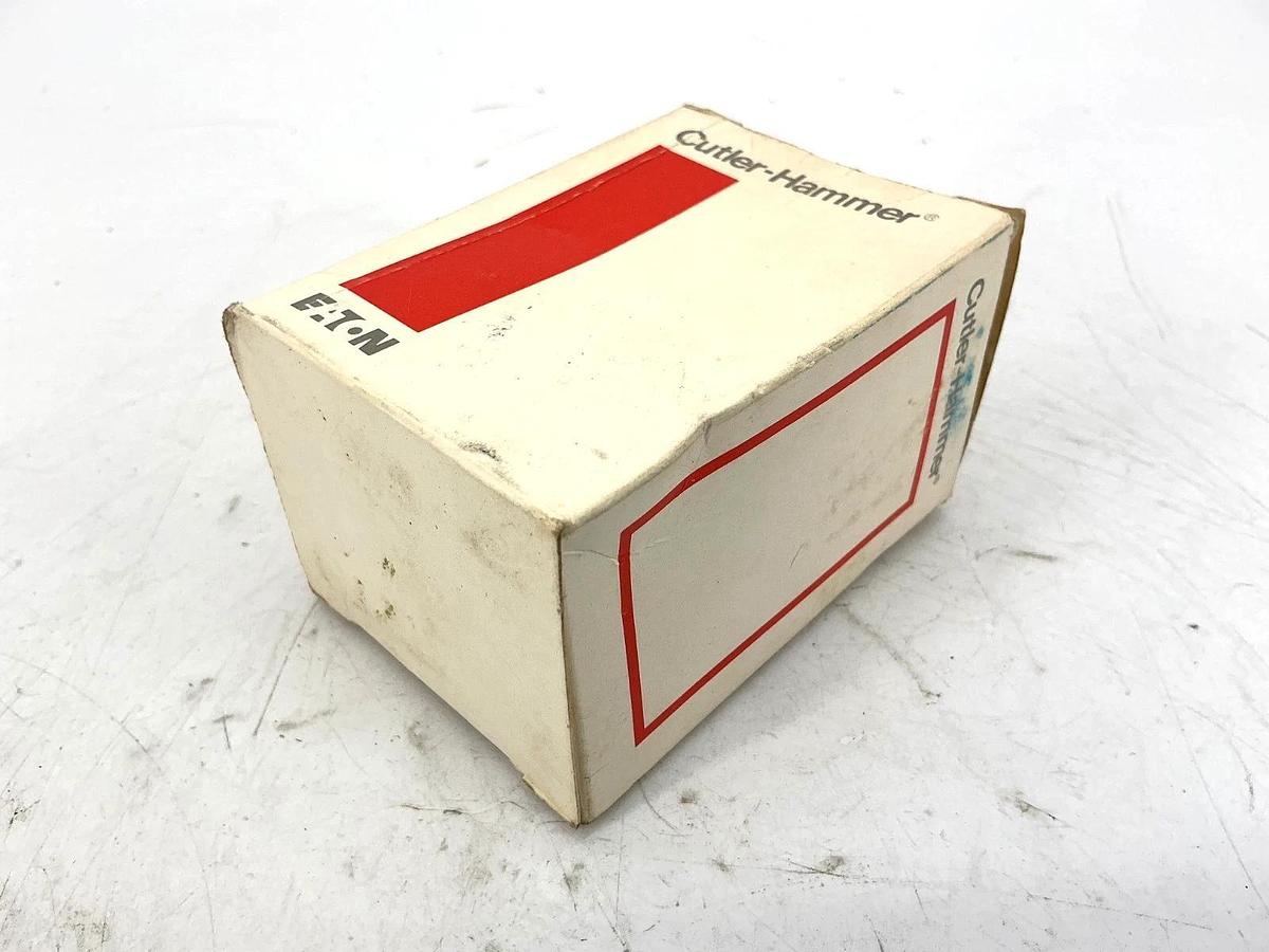 New Eaton Cutler-Hammer 10250T5971 Ser A4 Illum. Selector Switch 2P Maint 120V