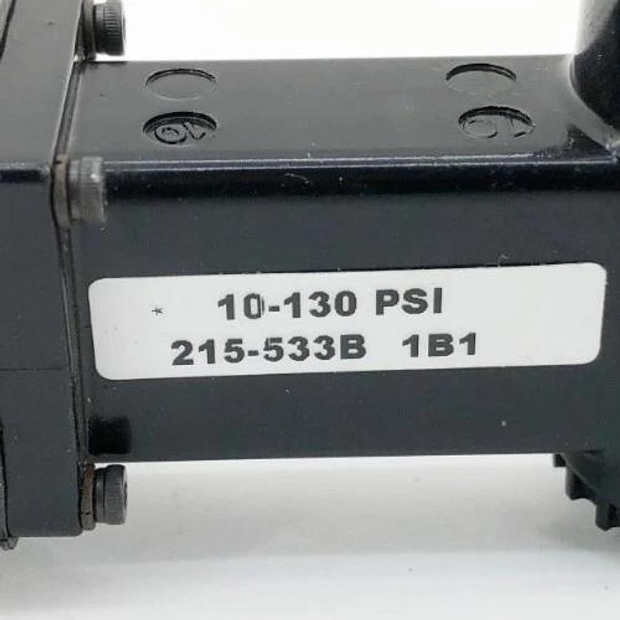New Numatics 122RD100J016W00 Regulator 10-130psi 215-533B 1B1 - No Box