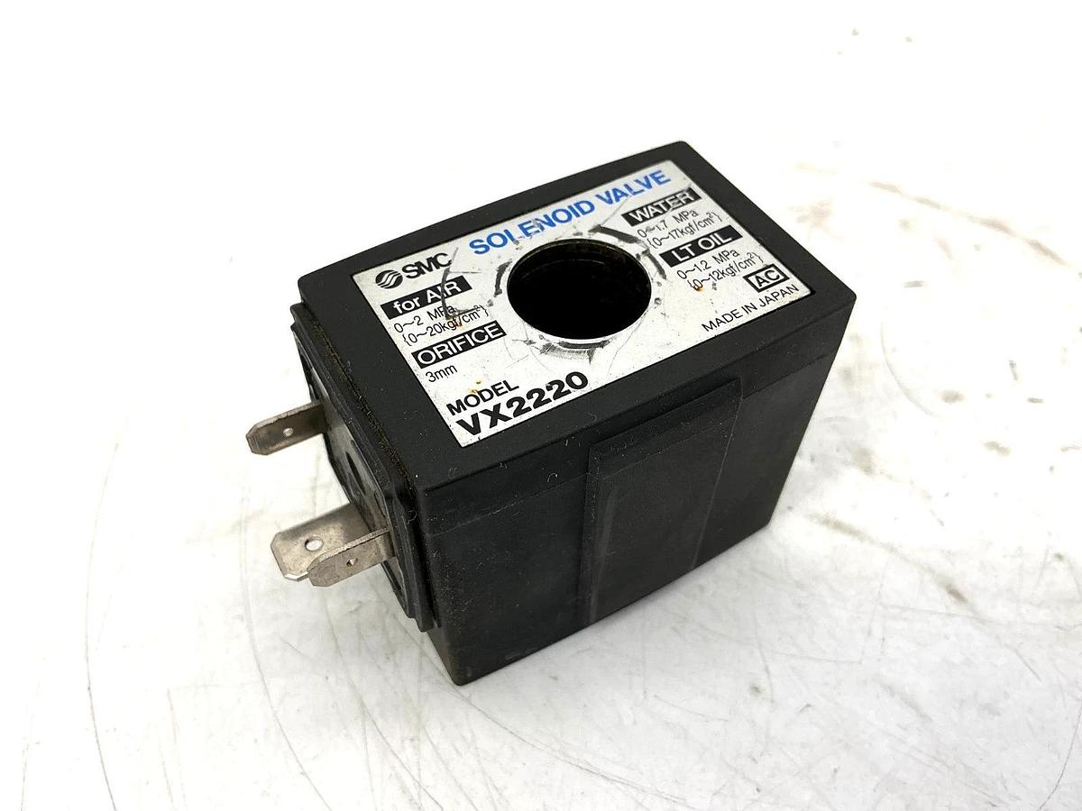 Used SMC VX2220 Solenoid Valve Plug-In 3-Pin Air-0~2MPa Water-0~1.7MPa LTOil-0~1.2MPa