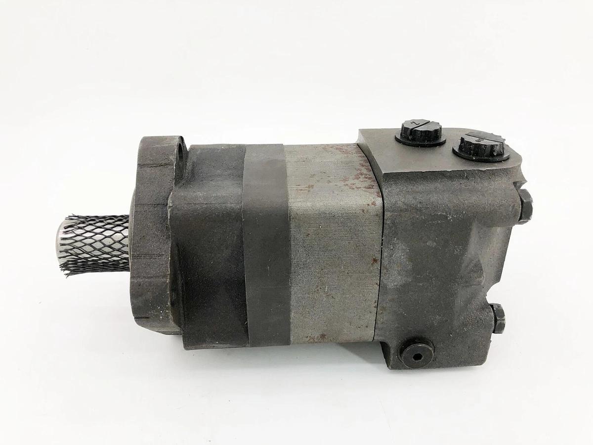 New Fluidyne WF104-1251 Hydraulic Motor 4-Bolt Square Flange - No Box