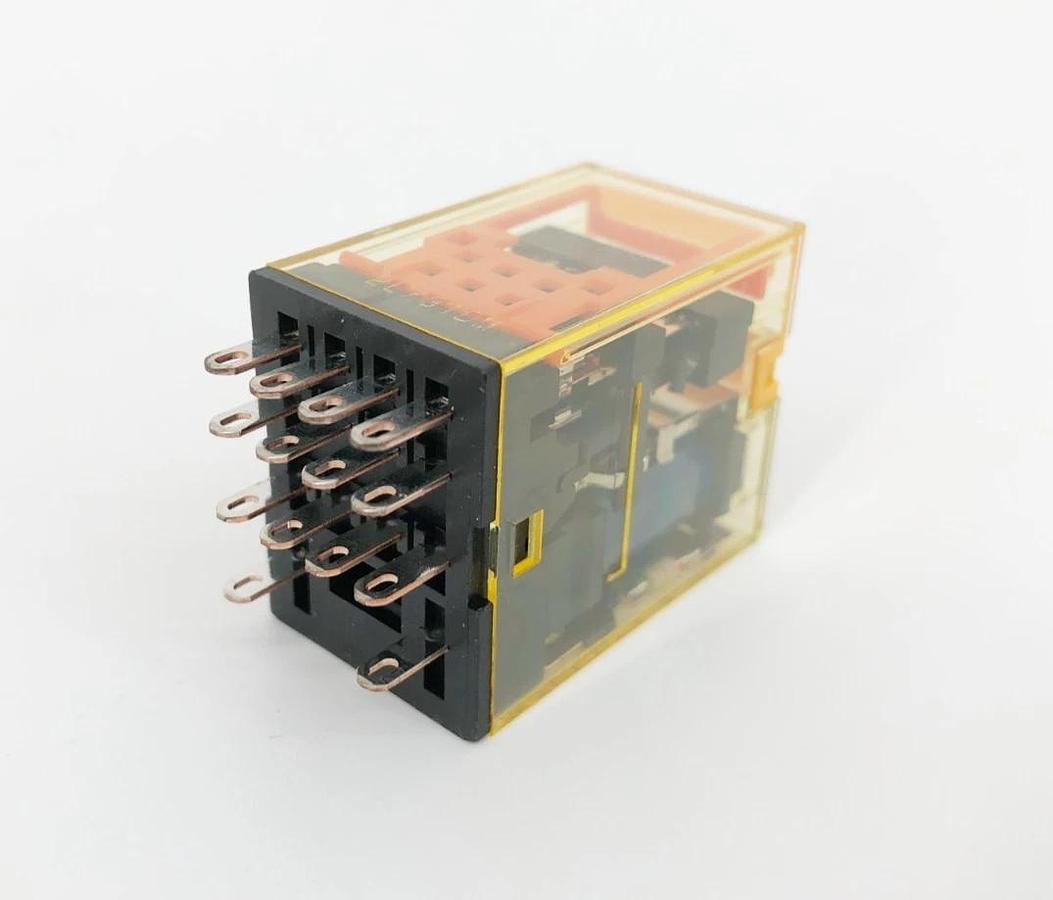 Lot of 2 New IDEC RU42S-C-A110 Relays 110-120VAC 14-Pin - No Box