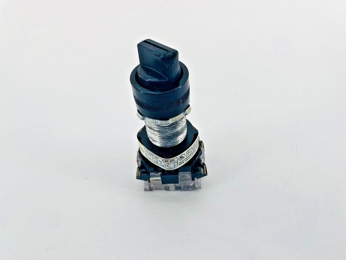 Used OZ Gedney SS131CD Selector Switch 3POS Class 441 PB1B Contacts
