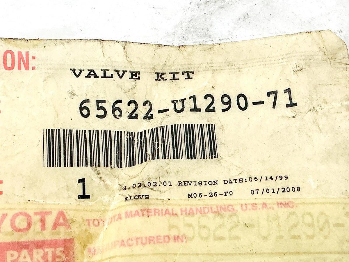 New Toyota 65622-U1290-71 Valve Kit