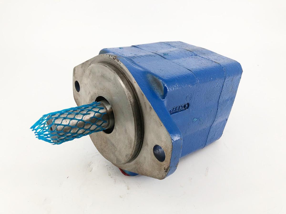 New Vickers 35V30A-1A22R Fixed Displacement Vane Pump 02-137126-1 - No Box