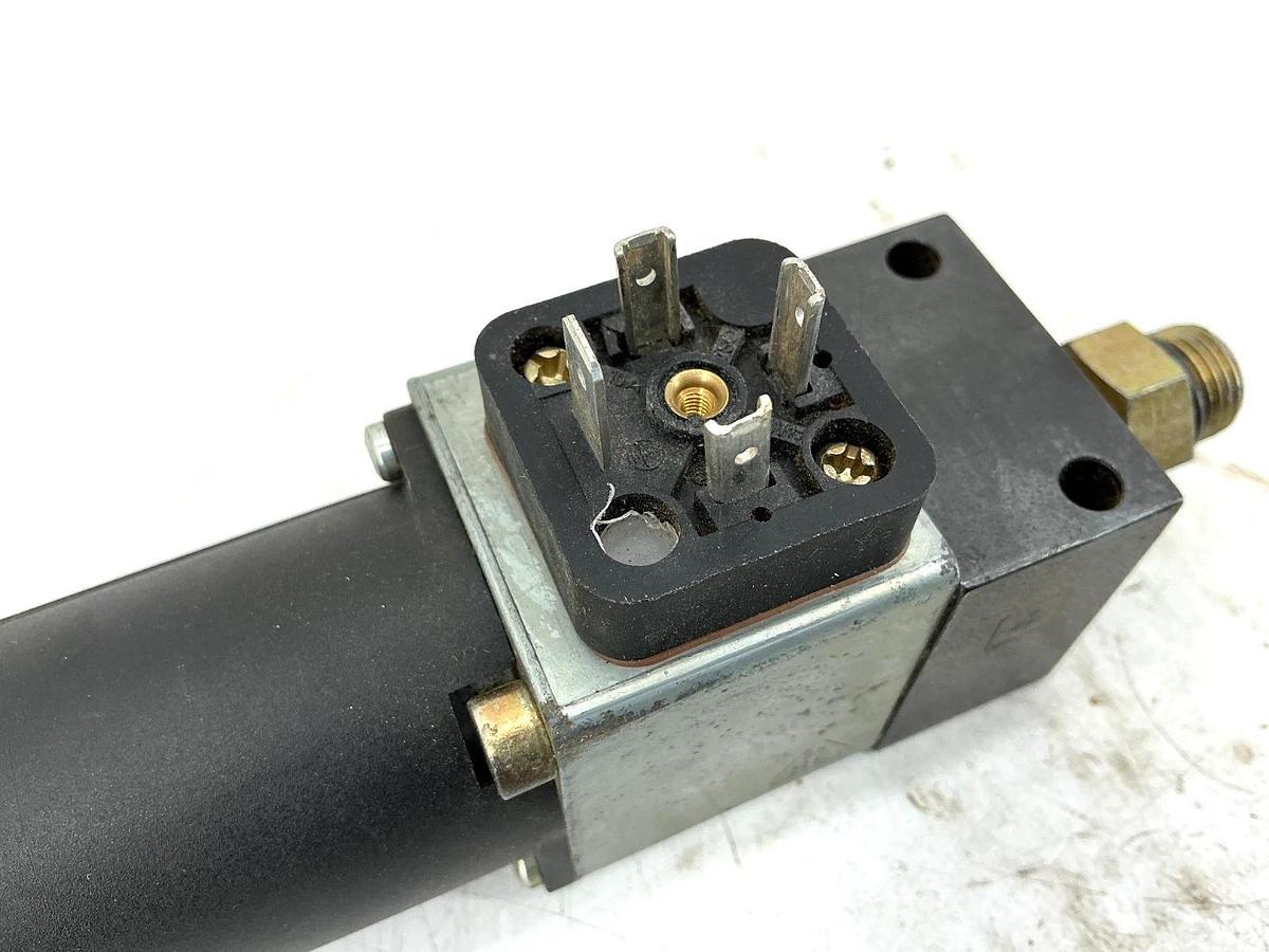 Used Rexroth HED8OA12/100K14S/12 Pressure Switch Plug-In 4-Pin 5A 250VAC 0.03A 125VDC