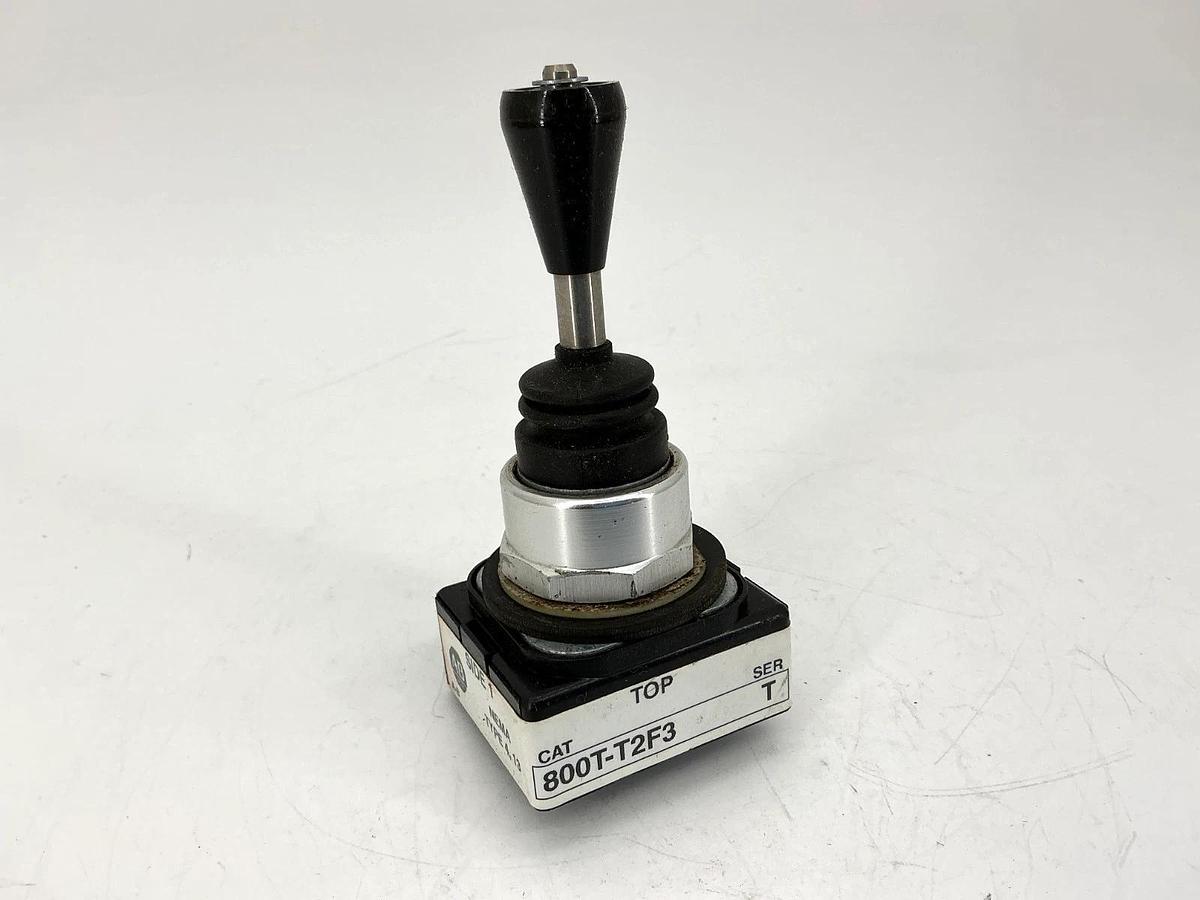 Used Lot of 2 Allen Bradley 800T-T2F3 Ser T Toggle Switch 2-Way MISSING HANDLE CAP