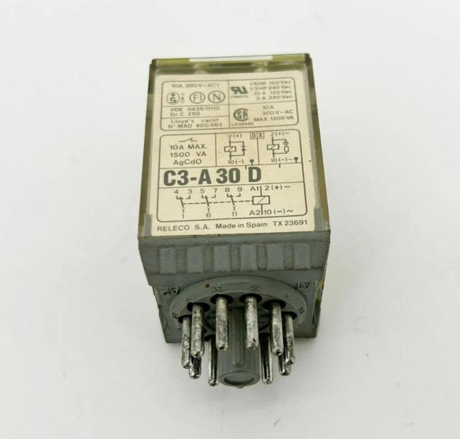 Used Lot of 2 Comat C3-A 30 D Relays 10 A 120VAC