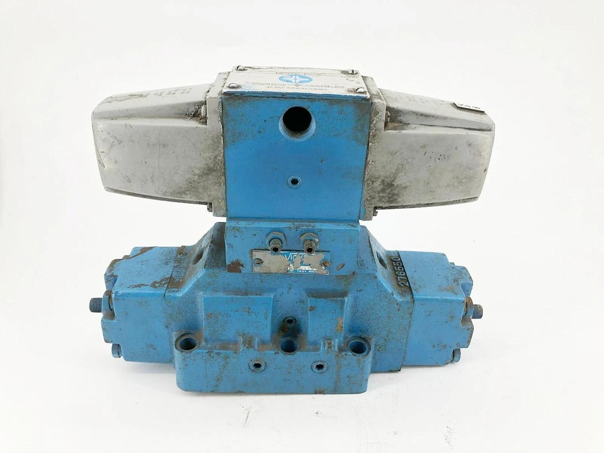 Used Sperry Vickers DG5S4-066C-51 Pilot Operated Directional Control Valve 115V