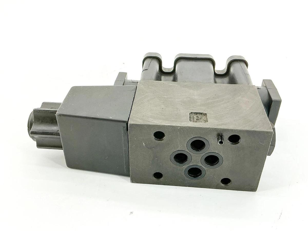 Used Parker D1VW20BNYC-70 Solenoid Valve 5000PSI .58A 110/120V