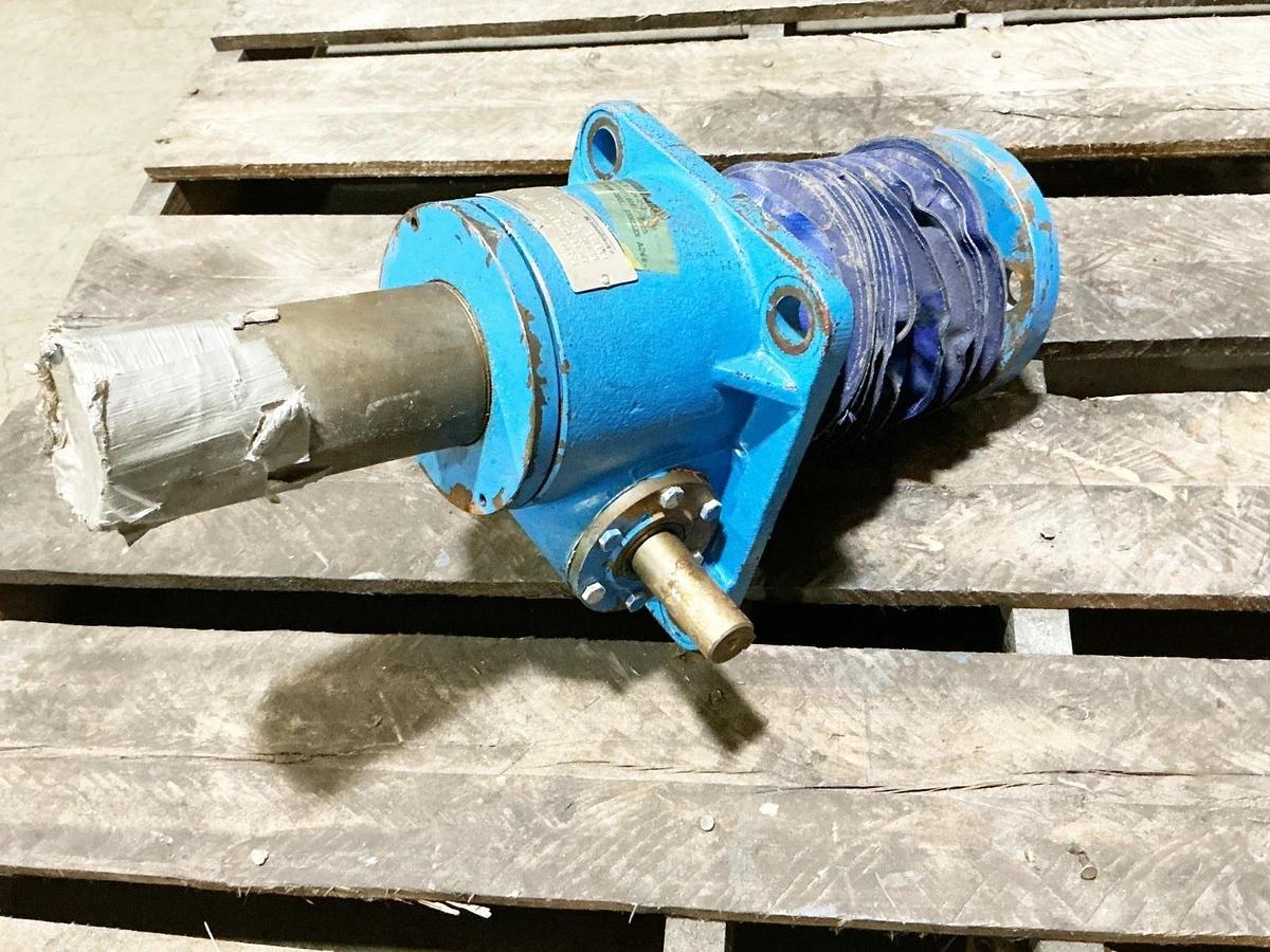 Used Arrangement IM AD 6610SN2BM1/SL 250 Worm Gear Ratio 8.0:1 Grease 7 1401-301