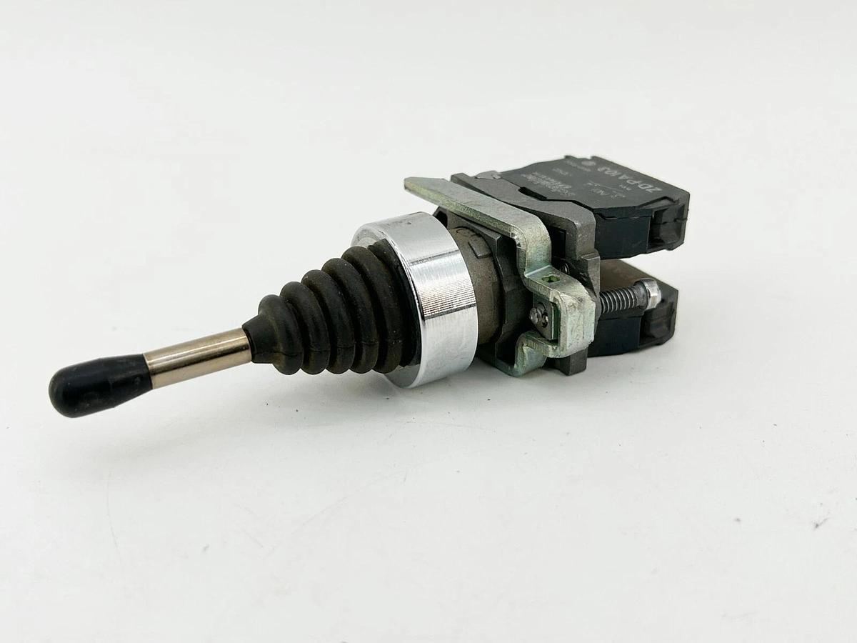 Used Allen Bradley 800FM-JR2MX20 Pushbutton 22MM Toggle Switch 2 Position Momentary