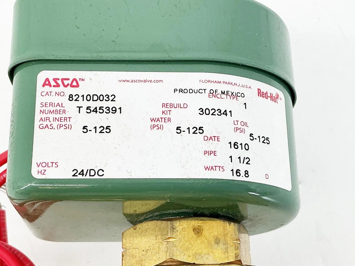 New Asco 8210D032 24VDC Solenoid Valve 125PSI 1-1/2"Pipe 16.8W
