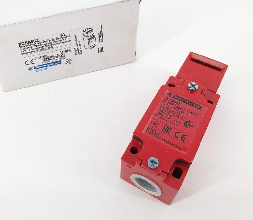 New Telemecanique XCSA502 Safety Limit Switch 500V AC15 240V 3A 071889 (No Key)
