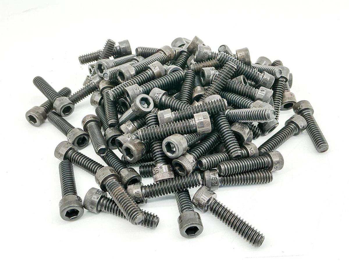 New Box of 100 25C100KCS Hex Socket Head Cap Screw 1/4-20X1