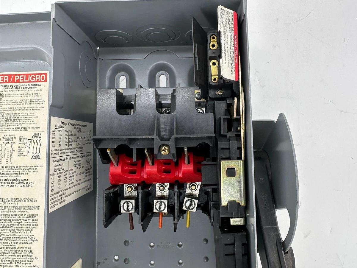 Used Square D HU361EI Safety Disconnect Snap Switch 30A 600V Max 3 Pole