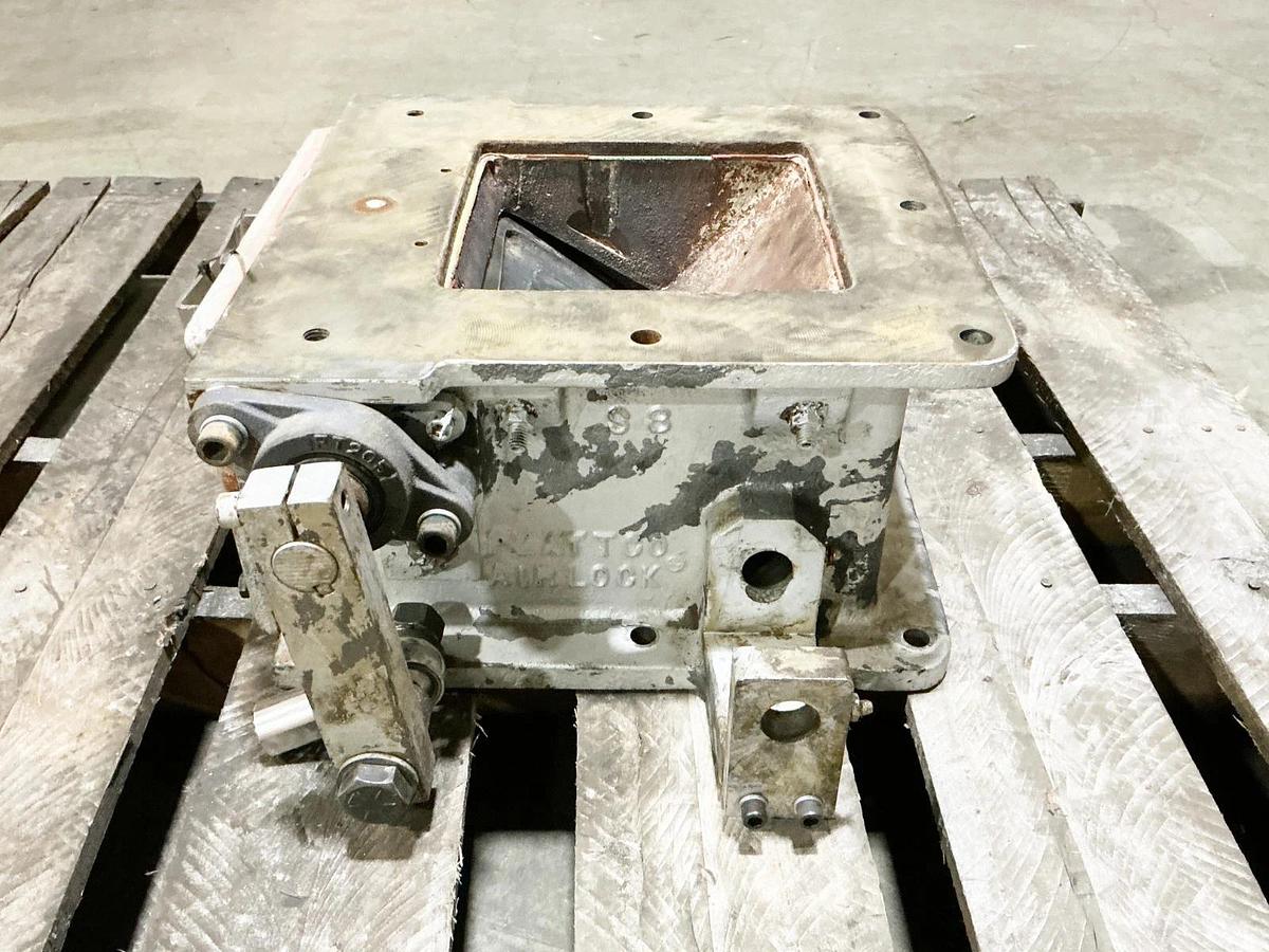 Used Plattco S8-875 Airlock Flap Valve