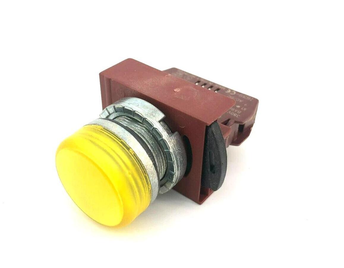 Lot of 2 New GE General Electric Misc. Pushbuttons P9MLGDALI P9SPNVG
