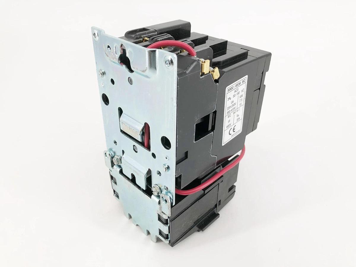 New Square D 8536SCO3V02H300S AC Magnetic Starter 120V NEMA 1 Ser. A