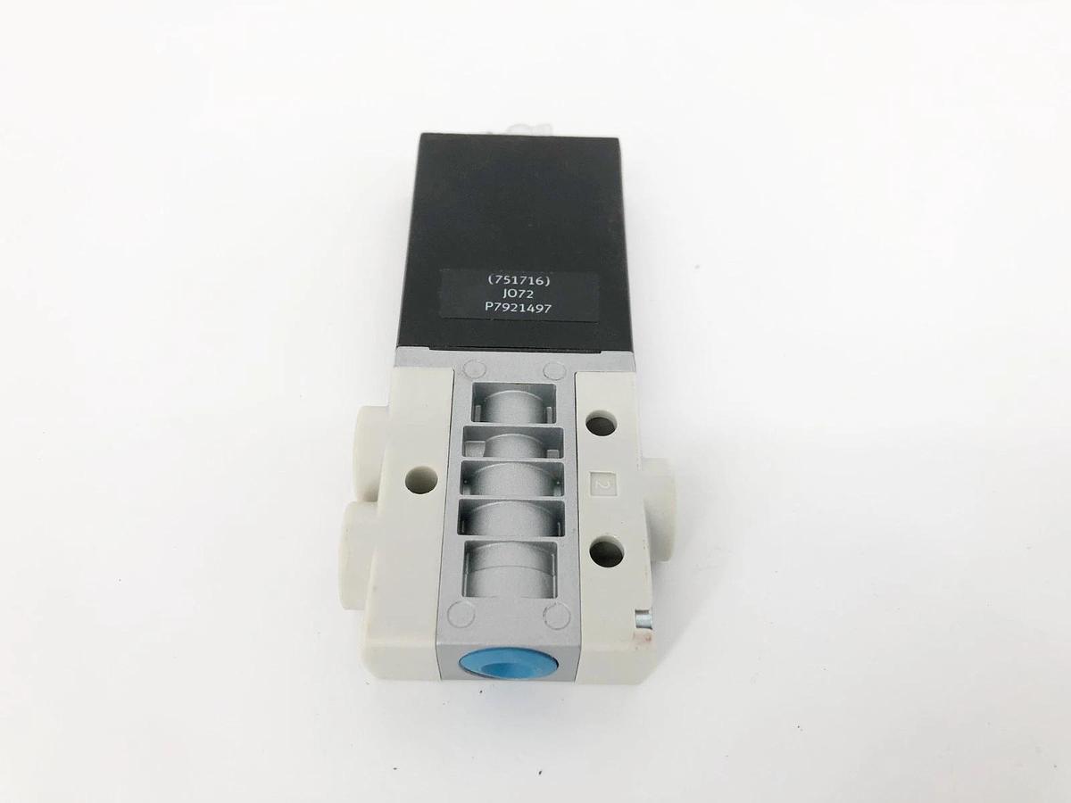 New Festo MHE3-M1H-3/2G-1/8 Solenoid Valve 21.6-26.4VDC 3.7W 525146 - No Box